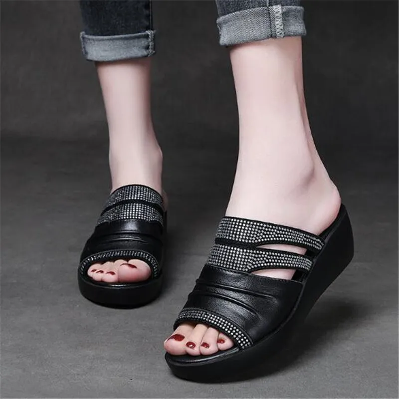 Best Sale Classic Rhinestone Cow Leather Shoes Fashion Sandals 2024 Summer Women Slipper Platform Wedges Slippers Women Sandals