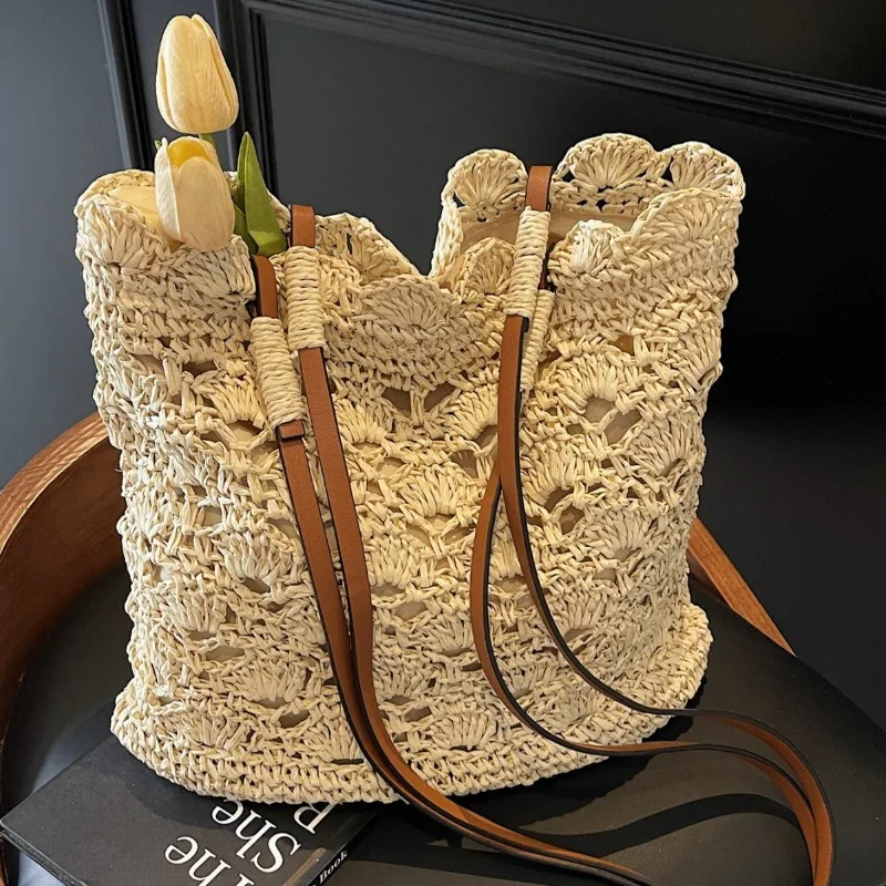 

Bohemian Crochet Single Shoulder Bag Women Artistic Straw Beach Tote for Vacation Seaside Holiday