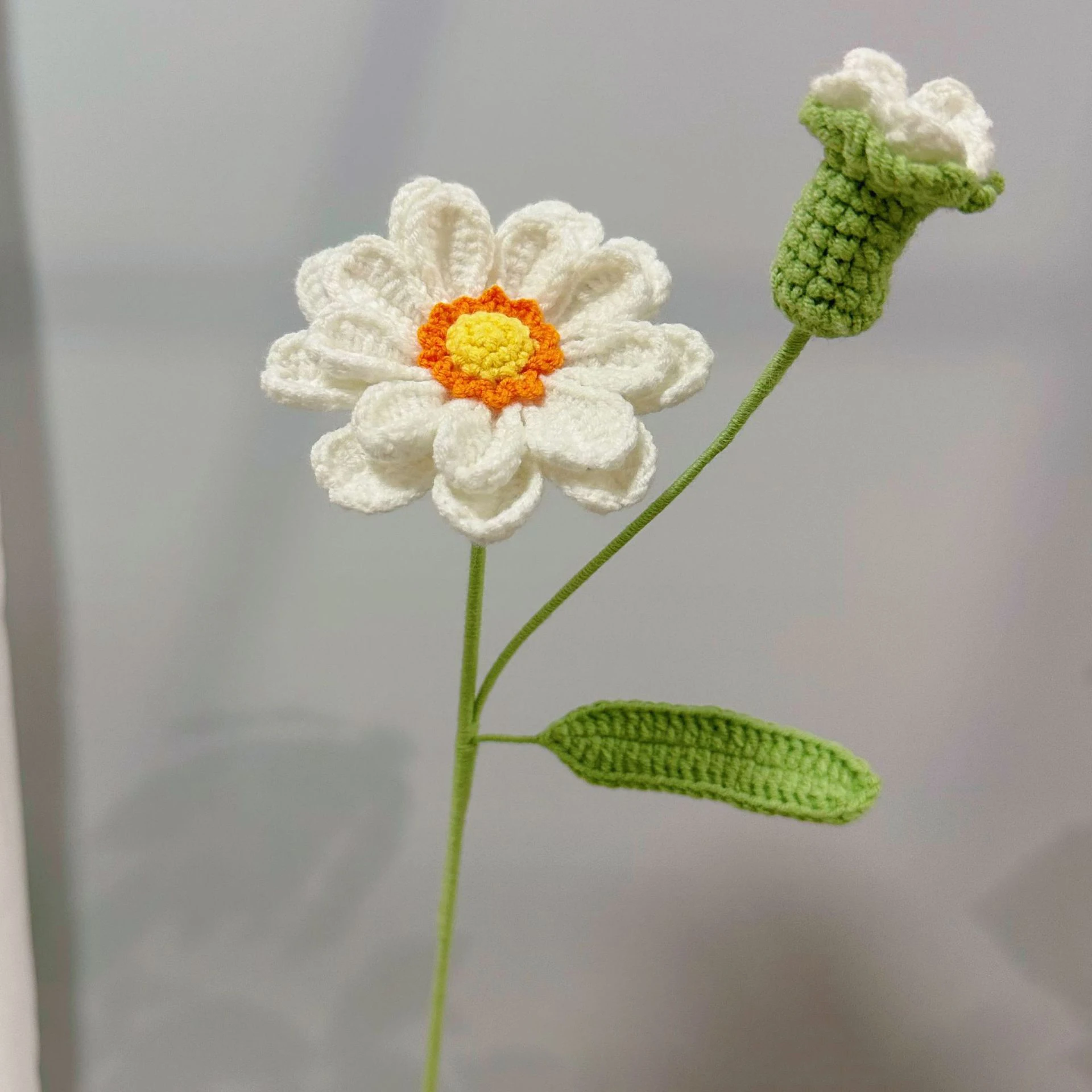 Gehäkelter Chrysanthemen-Strauß Liebliche Gestrickte Blumen Handgewebte Blumenzweige Kreative Künstliche Pflanze Raumdekoration Geschenk – Detail 4