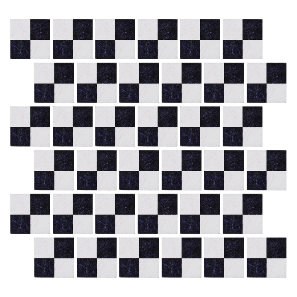 45 Stück schwarz-weiß karierte Miniatur-Holzbodenfliesen für Puppenhäuser, DIY-Mikrolandschaftsdekoration, Puppenhaus-Bodenbelag-Zubehör