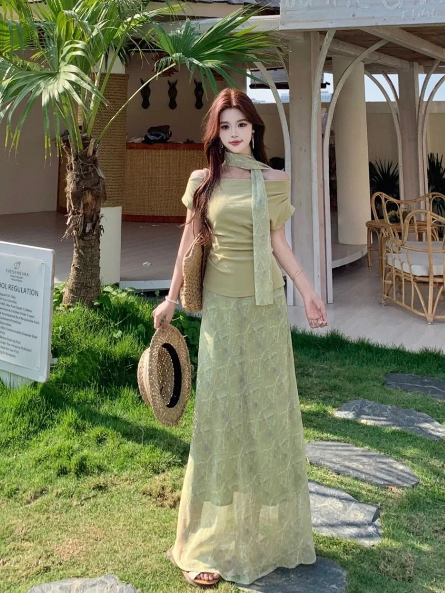 

Sweet Style plus Size Women's Summer New High Waist Halter Neck Short Sleeve Top And A-Line Skirt Two-Piece Set Korean Version
