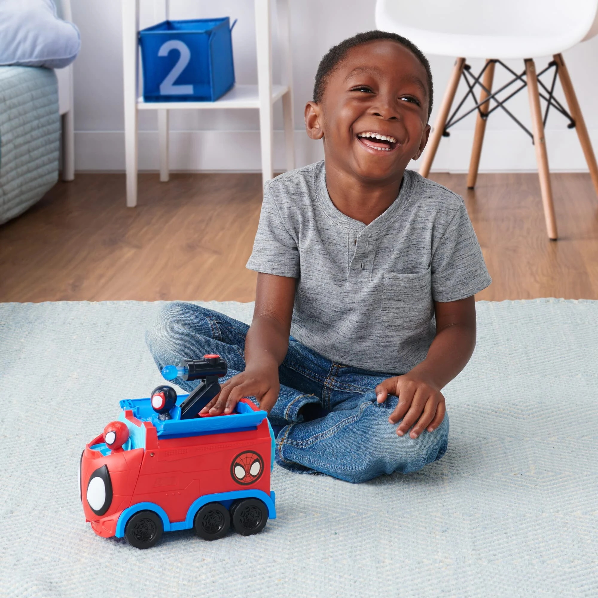 マーベル スパイダーマン スパイディと彼の素晴らしい仲間たち ウェブスピニングホーラー アクションフィギュア 変形車両モデルおもちゃ 子供向けギフト