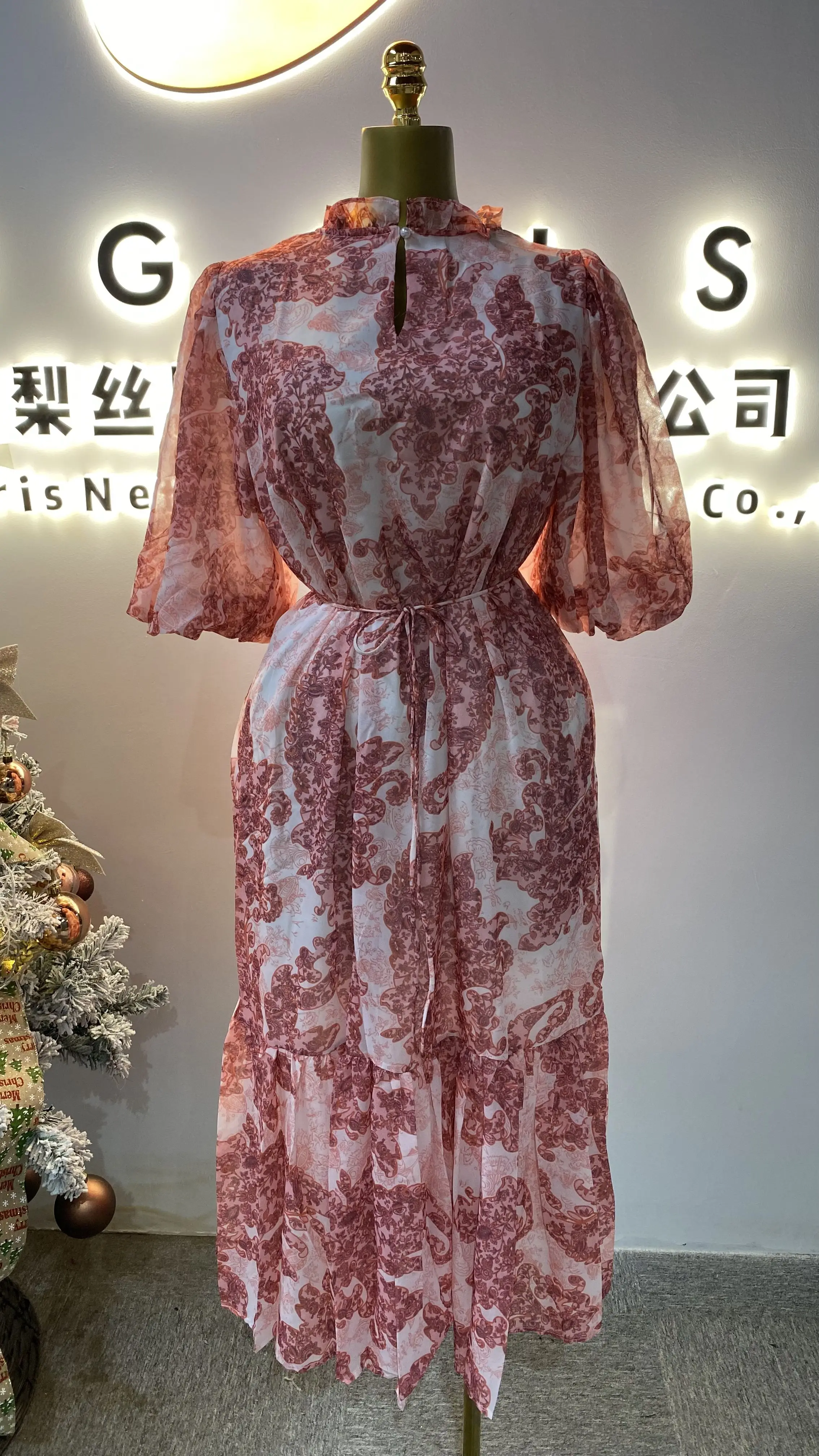 

Retro O-neck waist slim casual women's dress with powder puff sleeves empire print ruffle lace dress-GZMM436