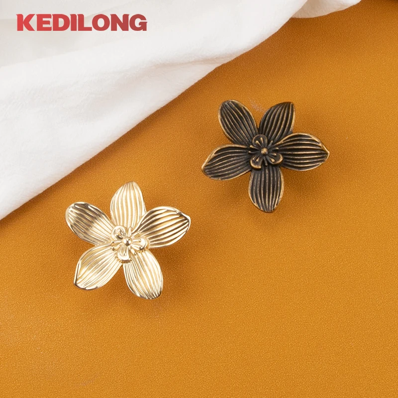 KEDLO moderner minimalistischer blumenförmiger Zinklegierungsgriff für Küchenschränke, goldener Knopf, Schubladengriff in antikem Messing. – Detail 2