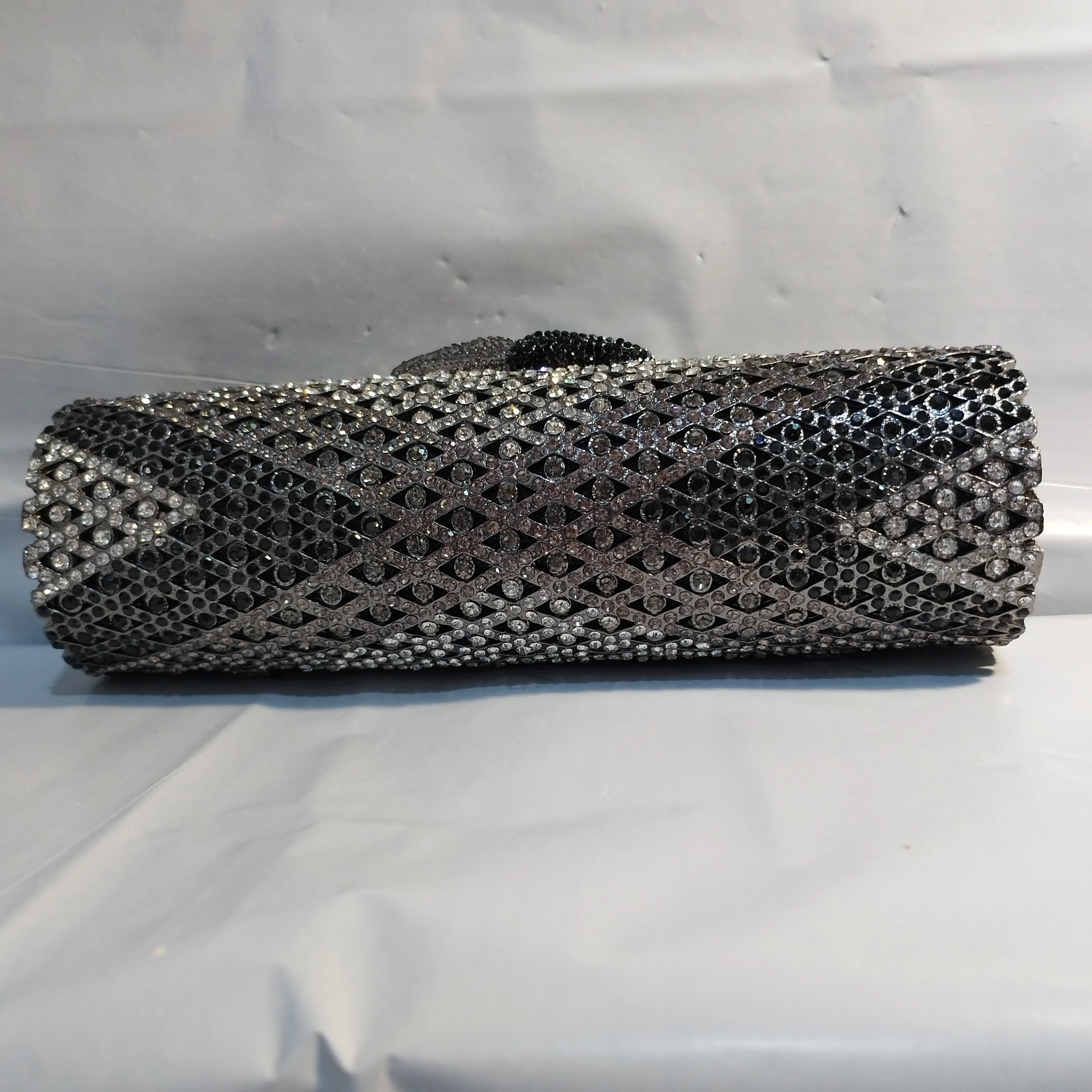 

Female Grey Crystal Clutches Lady Rhinestone Evening Bag Party Prom Stones Handbags Luxury Women Wedding Bridal Clutch Purse Bag