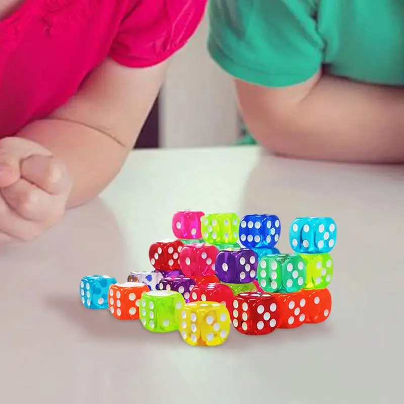 Gekleurde dobbelstenen set Standaard stevige dobbelstenen spelset Leuke gekleurde dobbelstenen met felle kleuren voor feesten Mini dobbelstenen set voor alle leeftijden