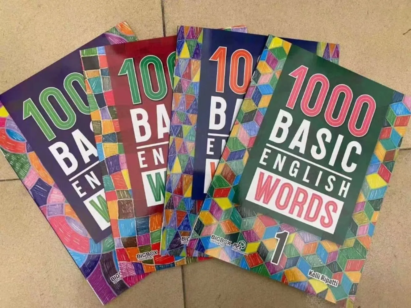 

Starting from scratch, a 1000 core English vocabulary dictionary and shorthand tool book for primary school students aged 5-12