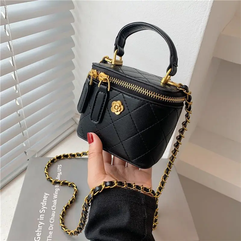 

2025 Hot Selling Designer Mini Bag – Black Quilted Leather, Luxury Chain Crossbody, Elegant Box Shape Handbag for Women