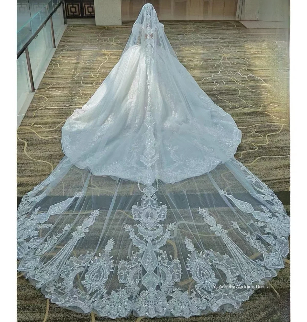 Unique Lace Wedding Veil Long Luxury Bridal Accessory with Comb One Layer for Brides MM Wedding Accessories