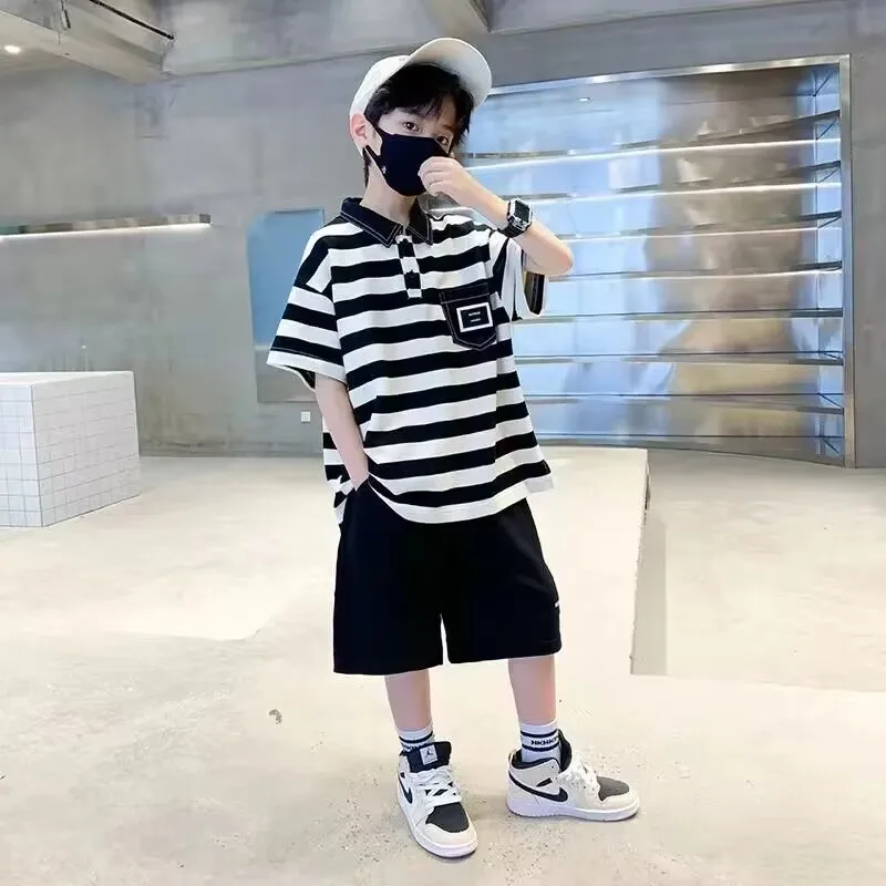 Boys' summer clothing set 2024 new children's cotton striped short sleeved T-shirt and shorts 2-piece set for teenage boys