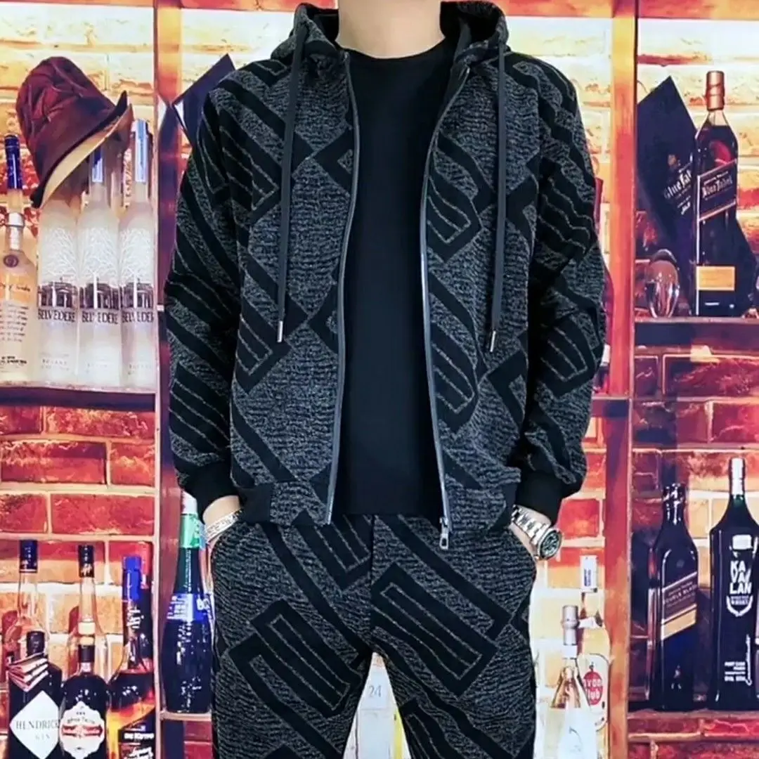 New Sports Suit For Men Fashionable And Handsome Casual Sportswear Long Sleeved Two-piece Set Trendy Versatile Men's Clothing