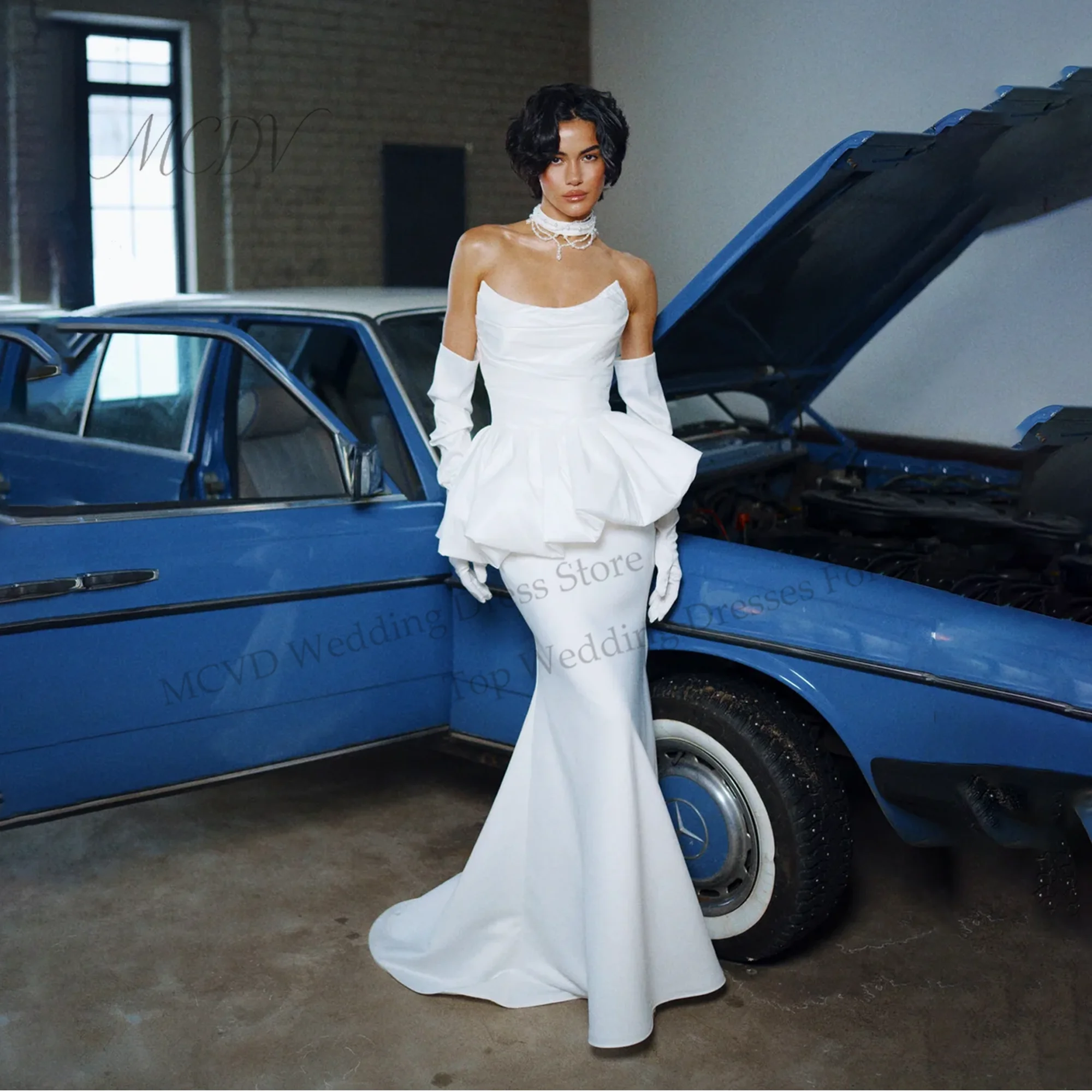 Ivory Satin Wedding Gown Strapless Ruched Bodice Detachable Bubble Peplum Mermaid Sleeveless Bridal Dress Removable Customized