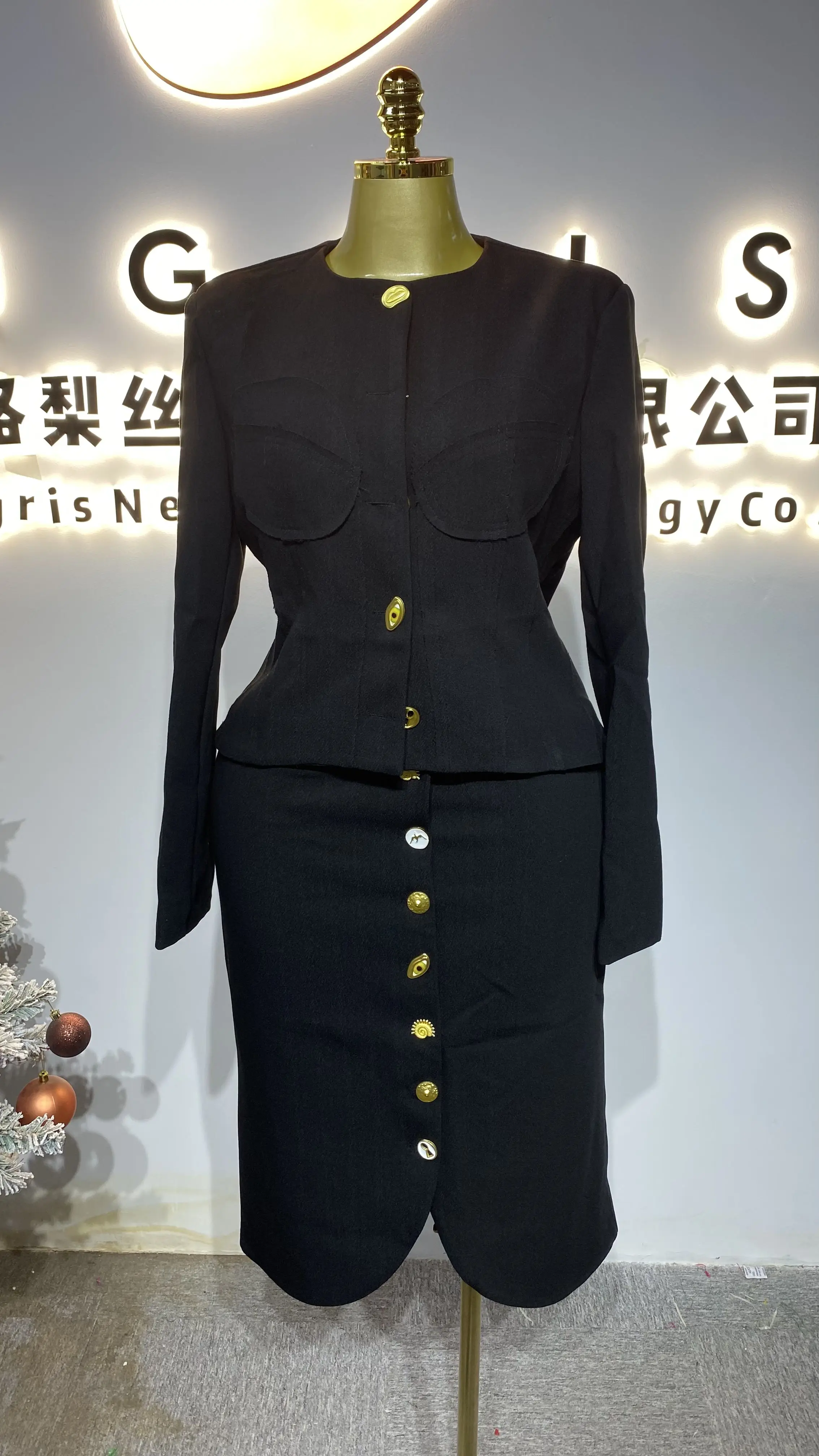 2025 Spring New Arrival: Stylish French-style Lapel, Elegant High-waisted Long Women's Dress-GZXX237