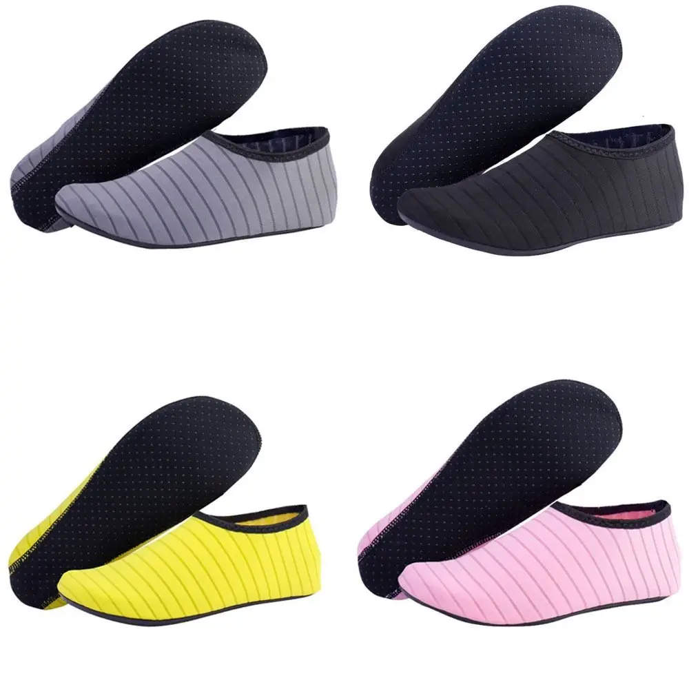 1 Pair New Unisex Aqua Shoes Lightweight Rubber Sole Water Shoes Non-Slip Swim Socks for Swimming, Diving & Beach