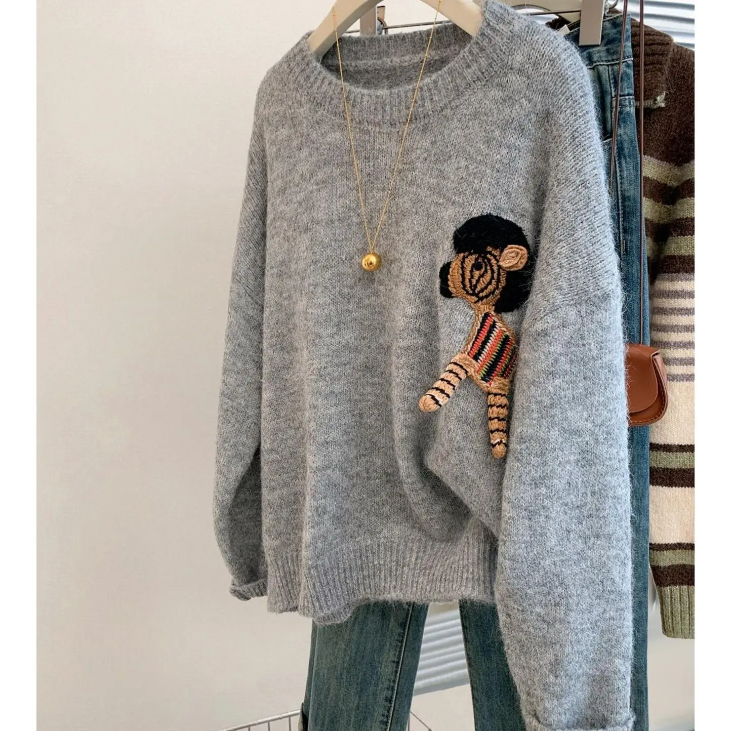 

Мультяшный пони с вышивкой Hongtai, осенне-зимний новый стиль, верблюжий бархат, повседневный вязаный свитер, женская свободная толстовка