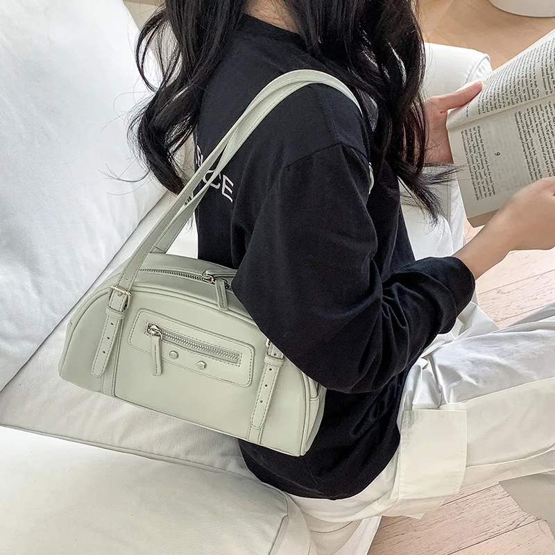 

fashionable versatile work commuting underarm bag female senior sense 2025 summer new temperament fashion shoulder bowling bags
