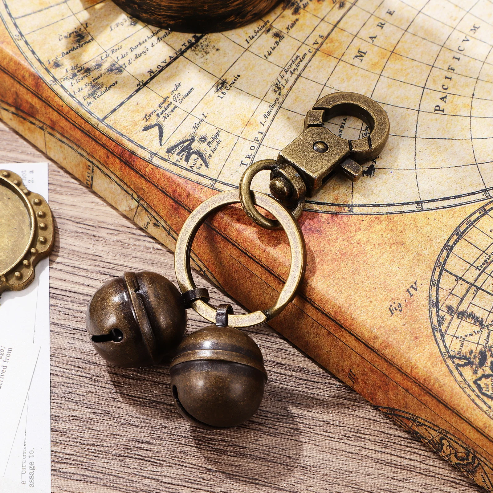 

Dog Collar Brass Finish Loud Clear Sound For Pet Tracking Outdoor Hiking Use Bell Pendant Dog Training Bells Pet Collar Charm