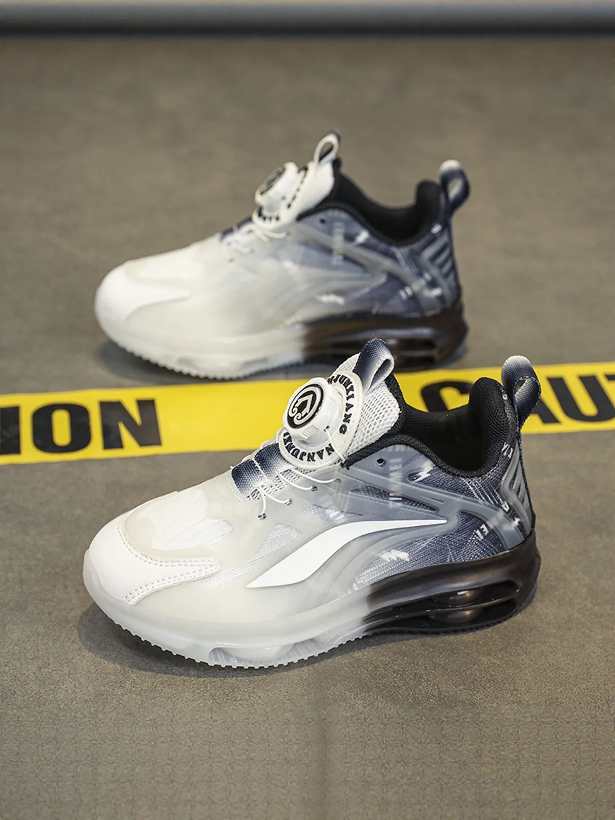 Men's Running Shoes Rotation Buckle Sports Sneakers Air Cushion Anti-slip Soft Bottom Fall Season Low Cut Casual Shoes