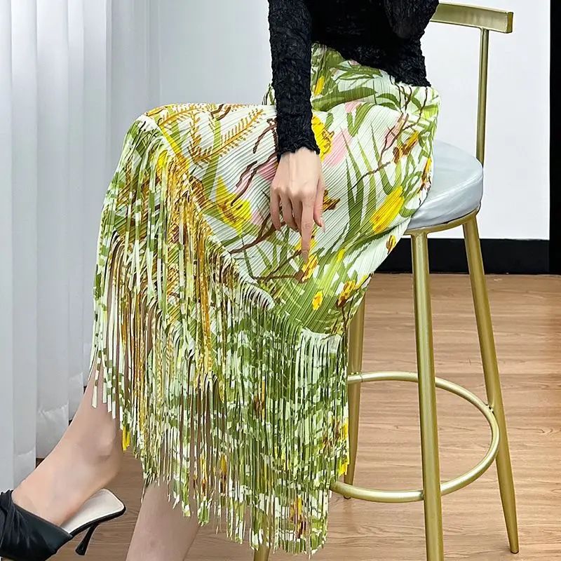 

2025 oil painting style printing elastic pleated fringed skirt women's hip a-shaped skirt Korean version summer