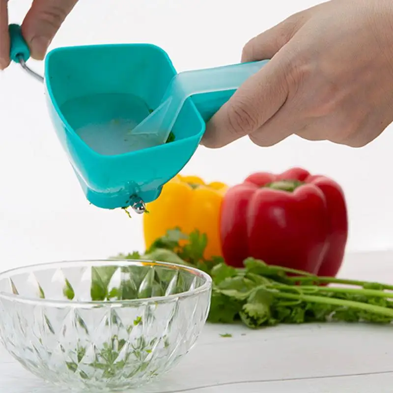 

Rotary Cilantro Chopper Kitchen Tool Handheld Salad Maker Herb Spice Cutter Effortless Chopping