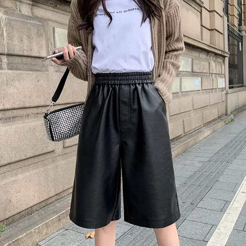 

2024 Autumn Winter Knee Length Shorts Women Elastic High Waist Loose Black Pu Leather Straight Shorts Short Femme