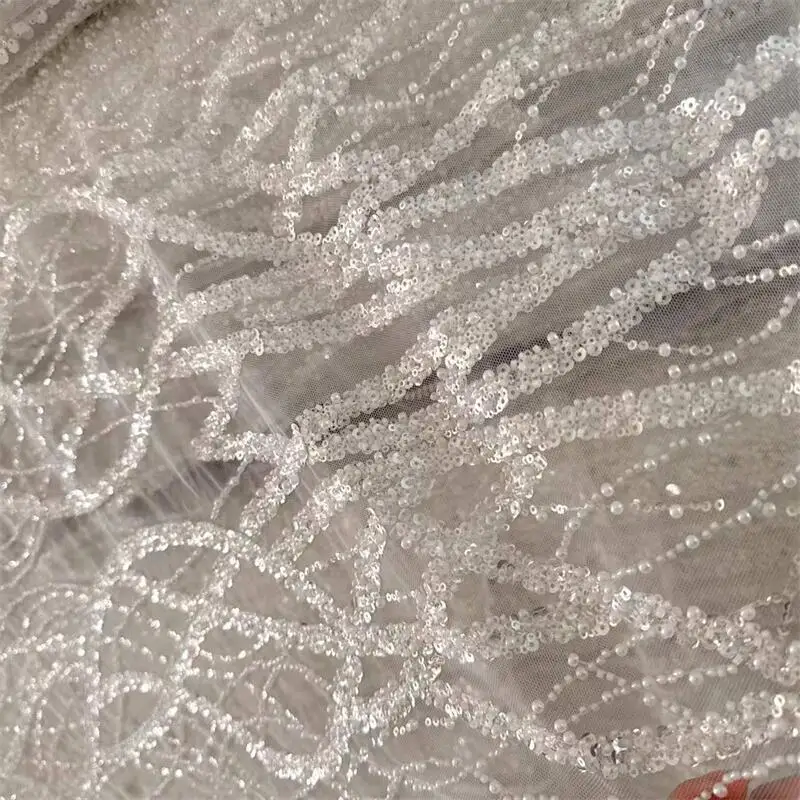 Verkauf Meterweise. Perlen-Pailletten-Streifen-Spitzenstoff Hohe Qualität, Luxuriöses Abendkleid, Französische Spitzenstoffe zum Nähen – Detail 4