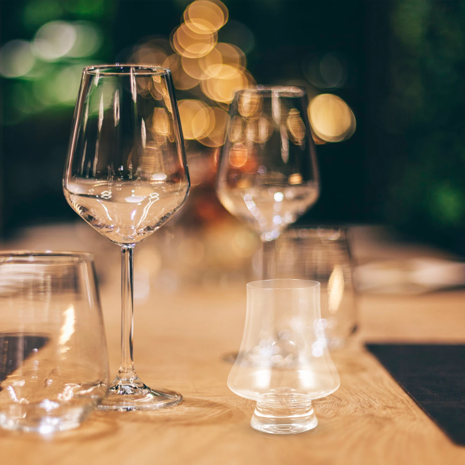 

Classic Whiskey Vessel Glass with Mushroom Shape High Light Reflection for Cocktails Mojitos Elegant Drinking Experience Tumbler