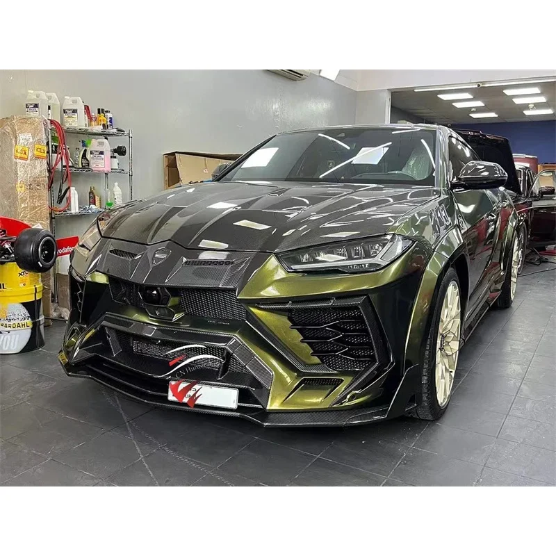 

Капот двигателя MSY Style из сухого карбона для URUS