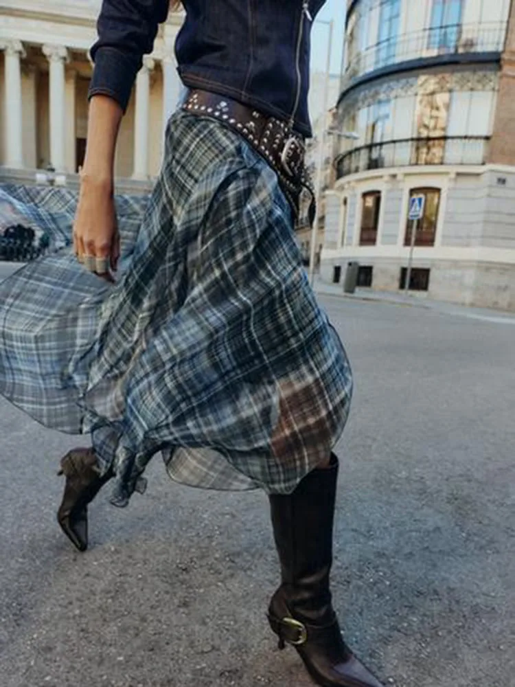 Modna spódnica midi z wysokim stanem, nowość na zimę 2025, asymetryczny wzór w kratę, uniwersalna, elegancka.