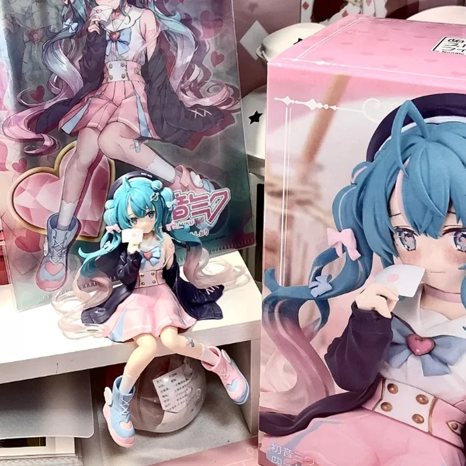 Neue Hatsune Miku Anime-Figur, Matrosenanzug, rosa Sakura, sitzende Pose, PVC-Actionfigur, Modellspielzeug, Dekoration, Sammlerstück, Geschenk
