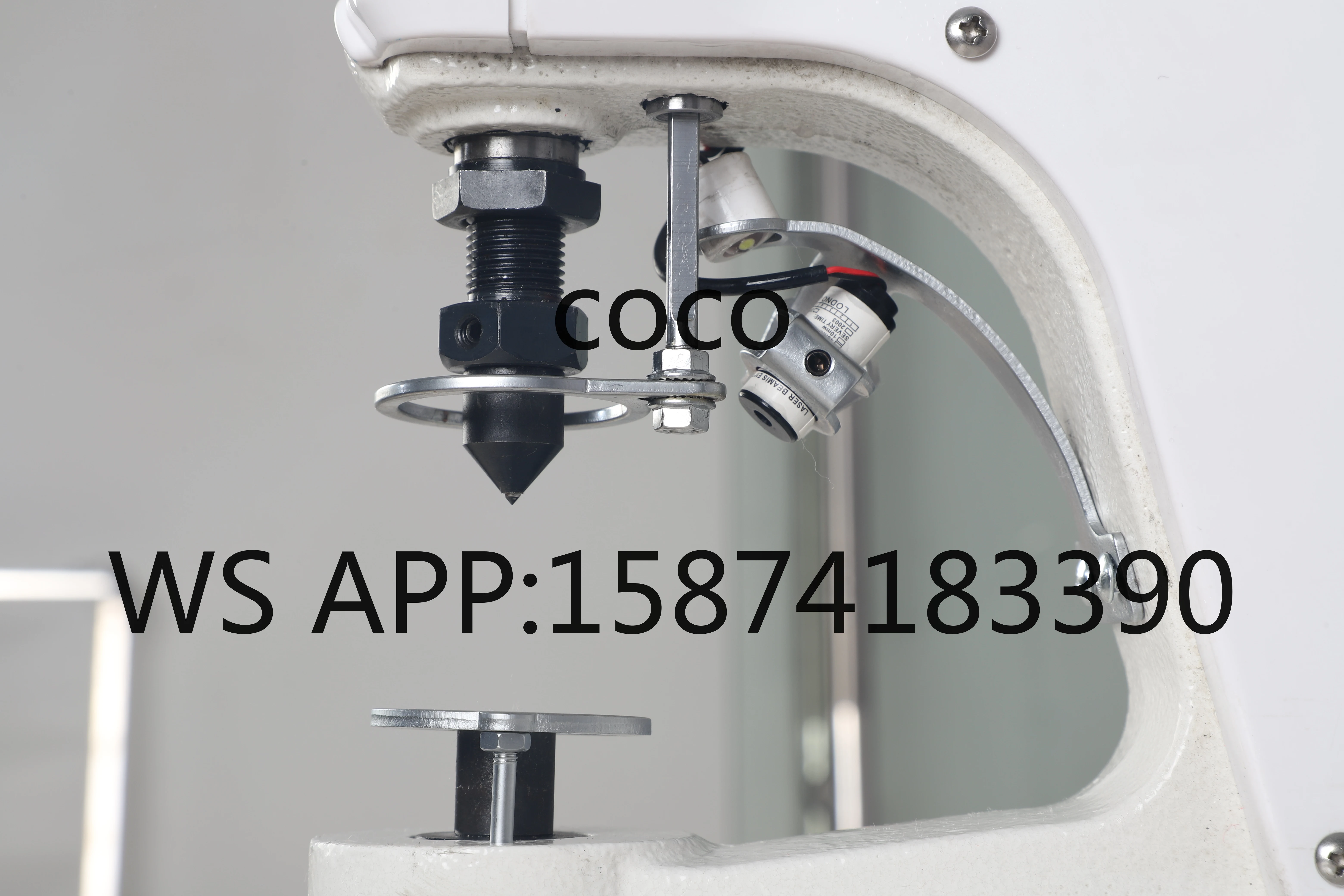 Computer Oil-Free Servo Button Making Hole Machine, DS-818D Industrial Button Press Machine