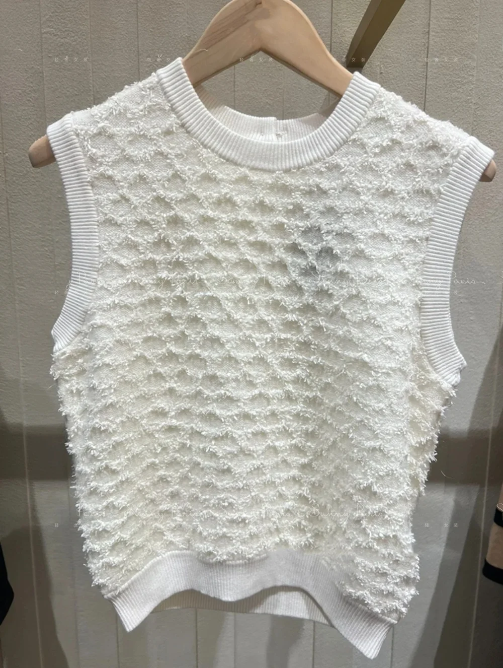 Spring 2024 New Fashion round Neck Sleeveless Knitted Top Women's Vest Comfortable Breathable Material Quality Craftsmanship