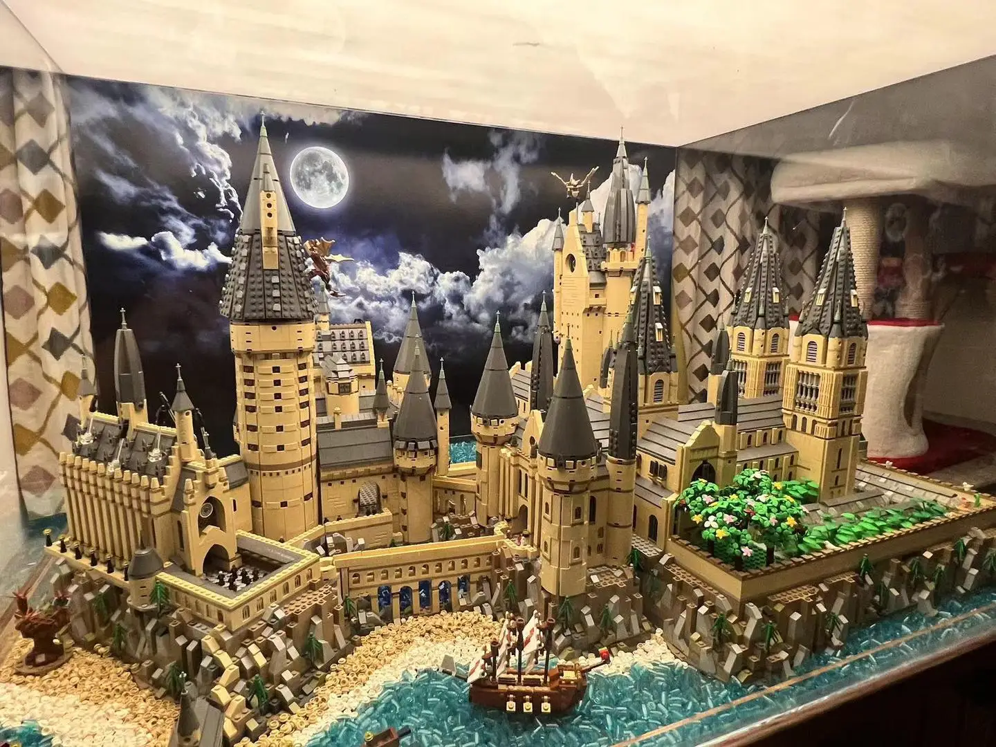 

MOC-30884 Волшебный фильм Замок Centra Строительные блоки с 71043 Центральный фонтан для двора Квадратная сборная игрушка для взрослых s7315