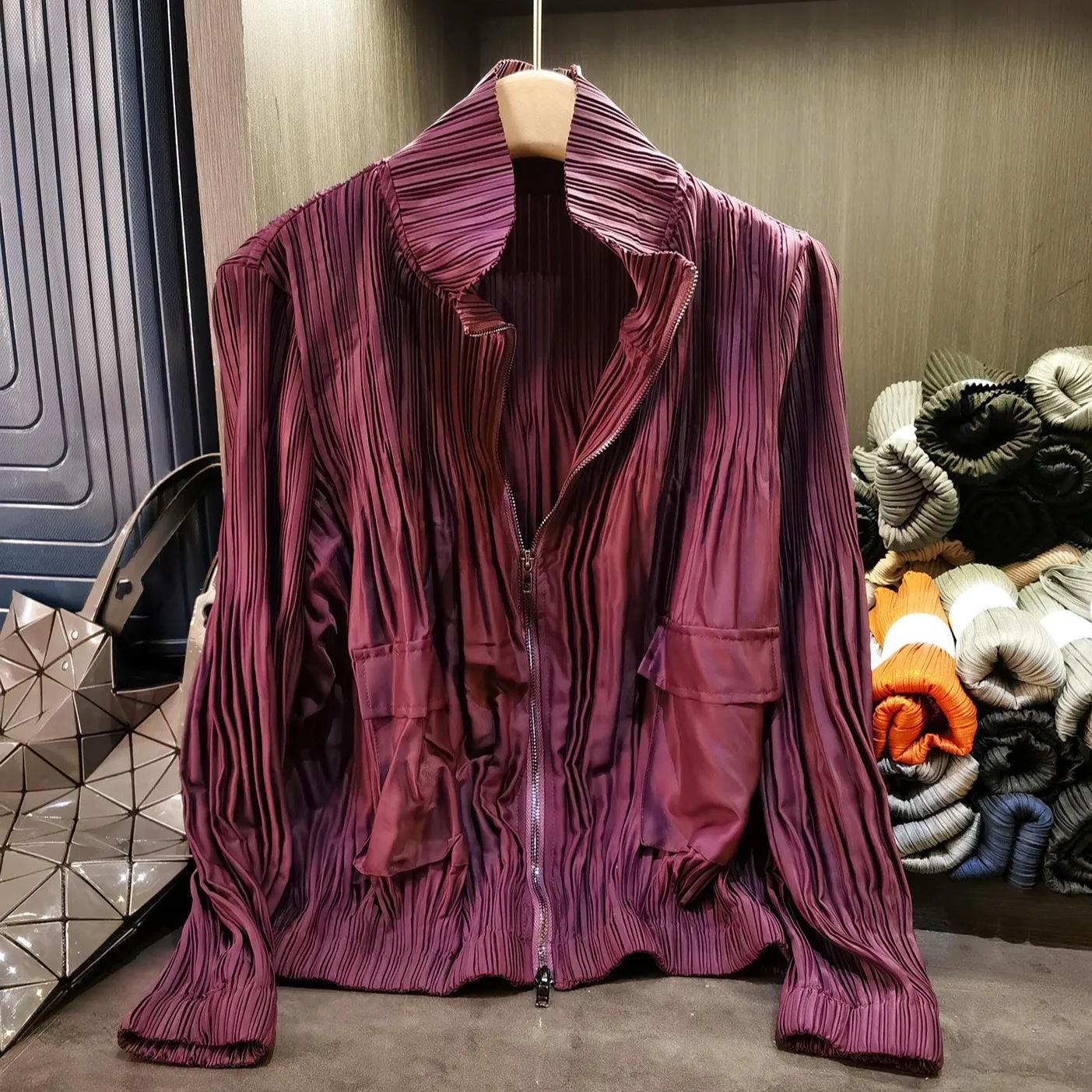 

Fold Miyake Pleats 2025 Autumn New Women's Windproof Coat, Zipper Jacket, Lantern Sleeve Top