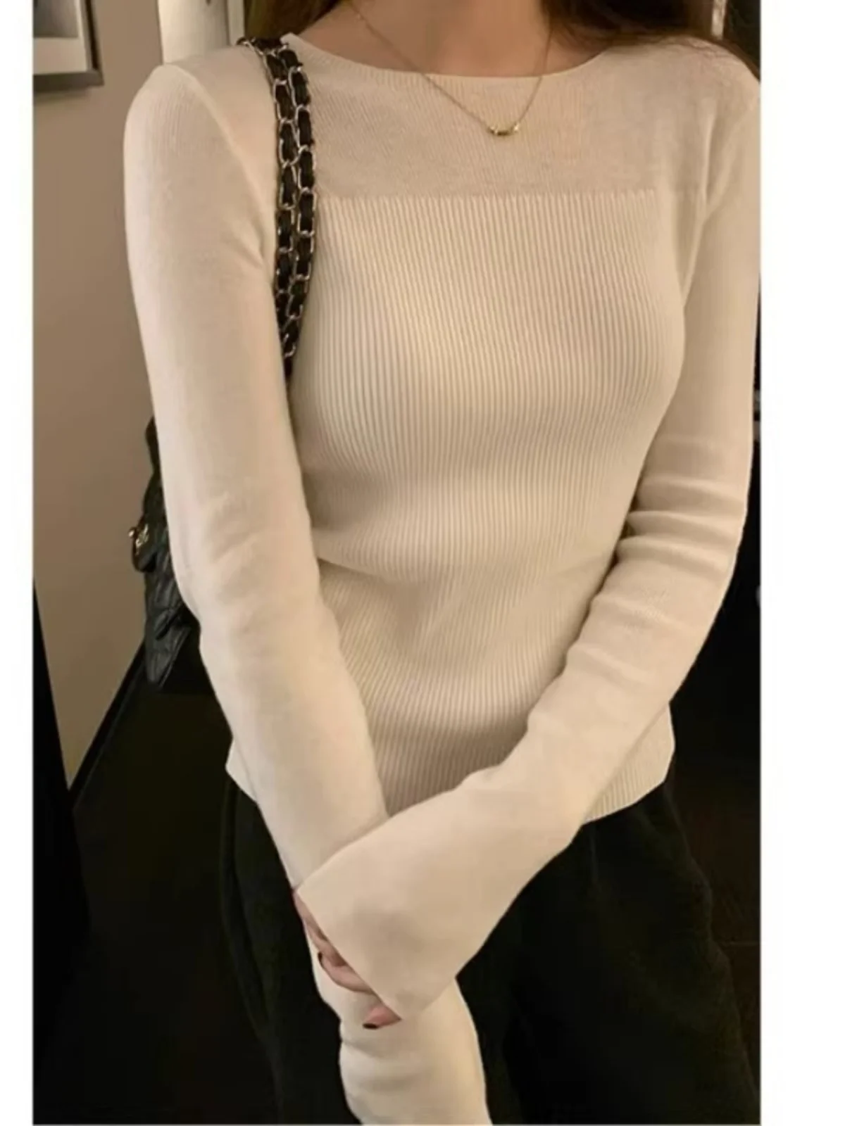 

Peixu White Knitted Base Layer Shirt Women's Fashion Design Sensation Small Audience Slim Fit Thin Model Inner Wear V-neck