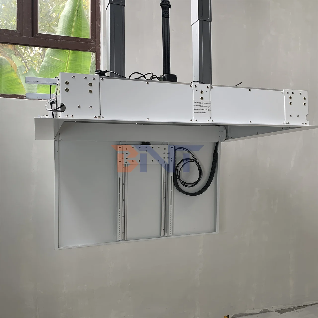 CE Certified Motorized TV Lift System Hidden Ceiling Type Vertical 90 Degree 32~55 Inch TV With Dropping Down Function