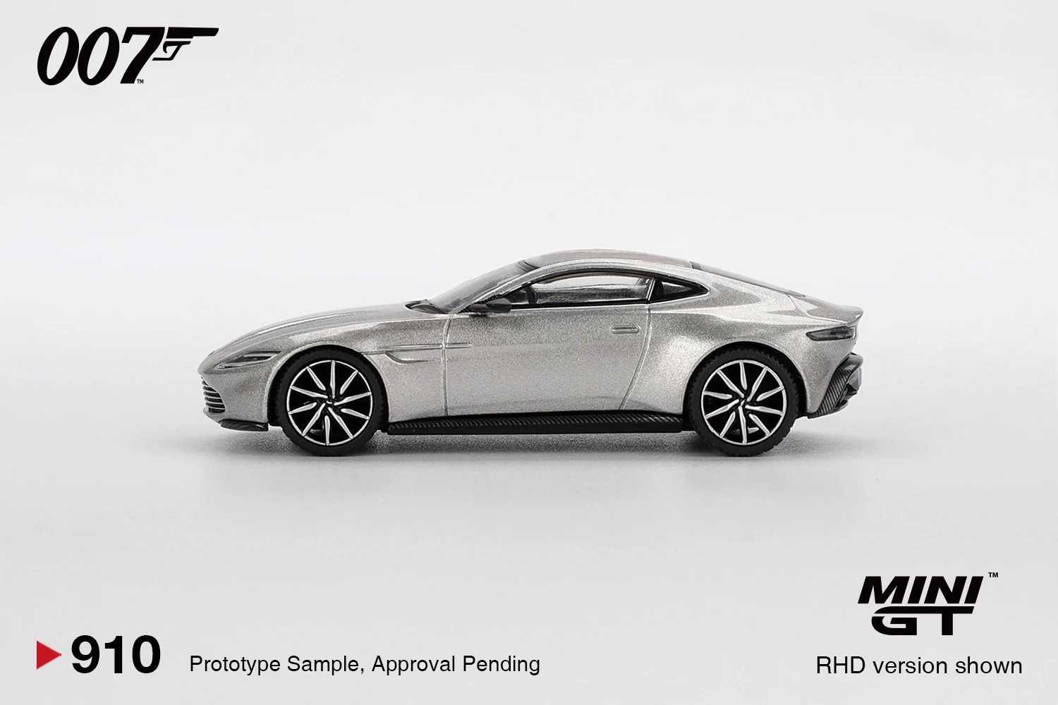 

MINIGT 1/64 910-007 Aston Martin DB10 Spectre Simulation Alloy Car Model Miniature Small Scale Car Model Decoration