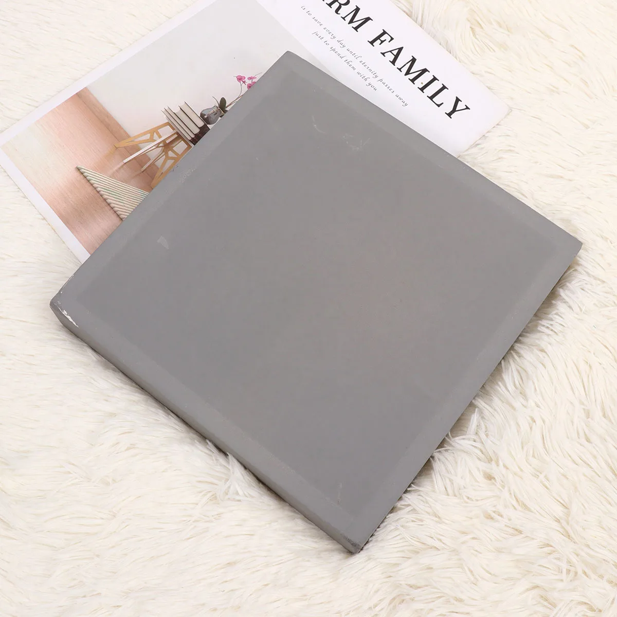 

Thicken 20x20cm Grey Plastic Flowerpot Tray for Indoor Outdoor Balcony Garden Use Multi-Functional Leakproof Potted Plate