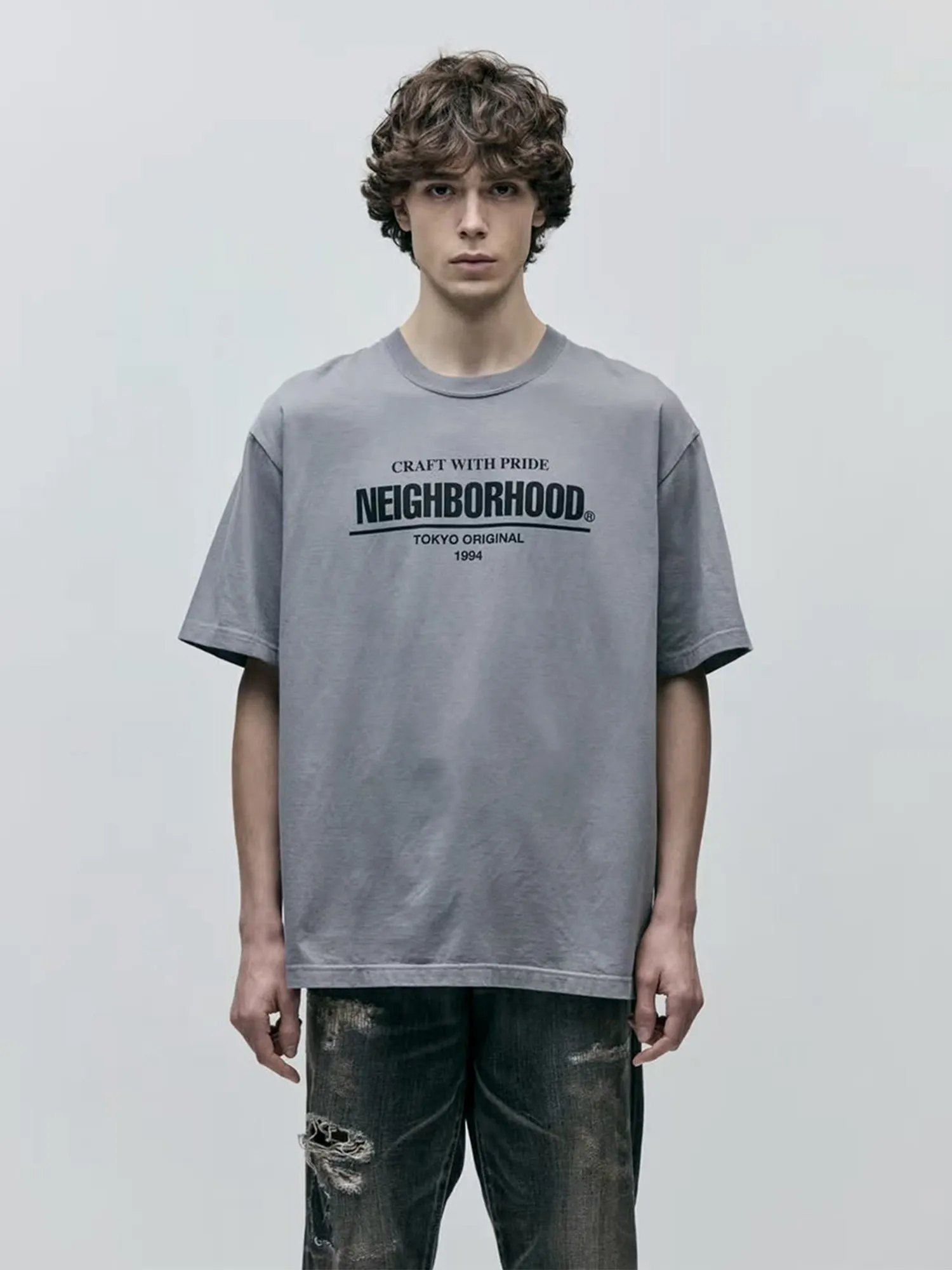 

Футболка NBHD Classic с принтом логотипа, из плотного хлопка, с коротким рукавом, свободного кроя, повседневная.