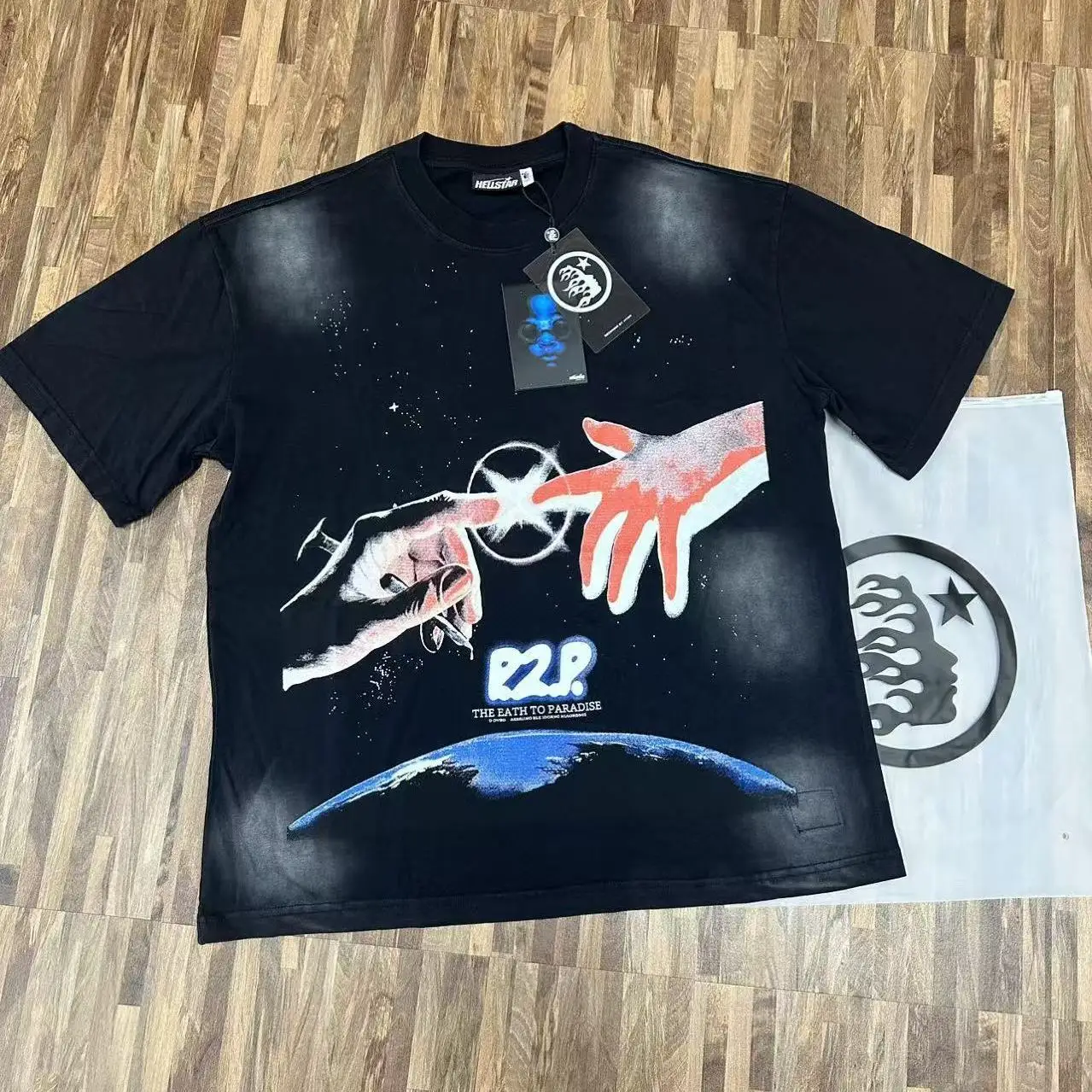 Retro Earth Print T-Shirt Cotton Loose Fit Short Sleeve Vintage Style Graffiti High Street Casual Top for Youth And Teens