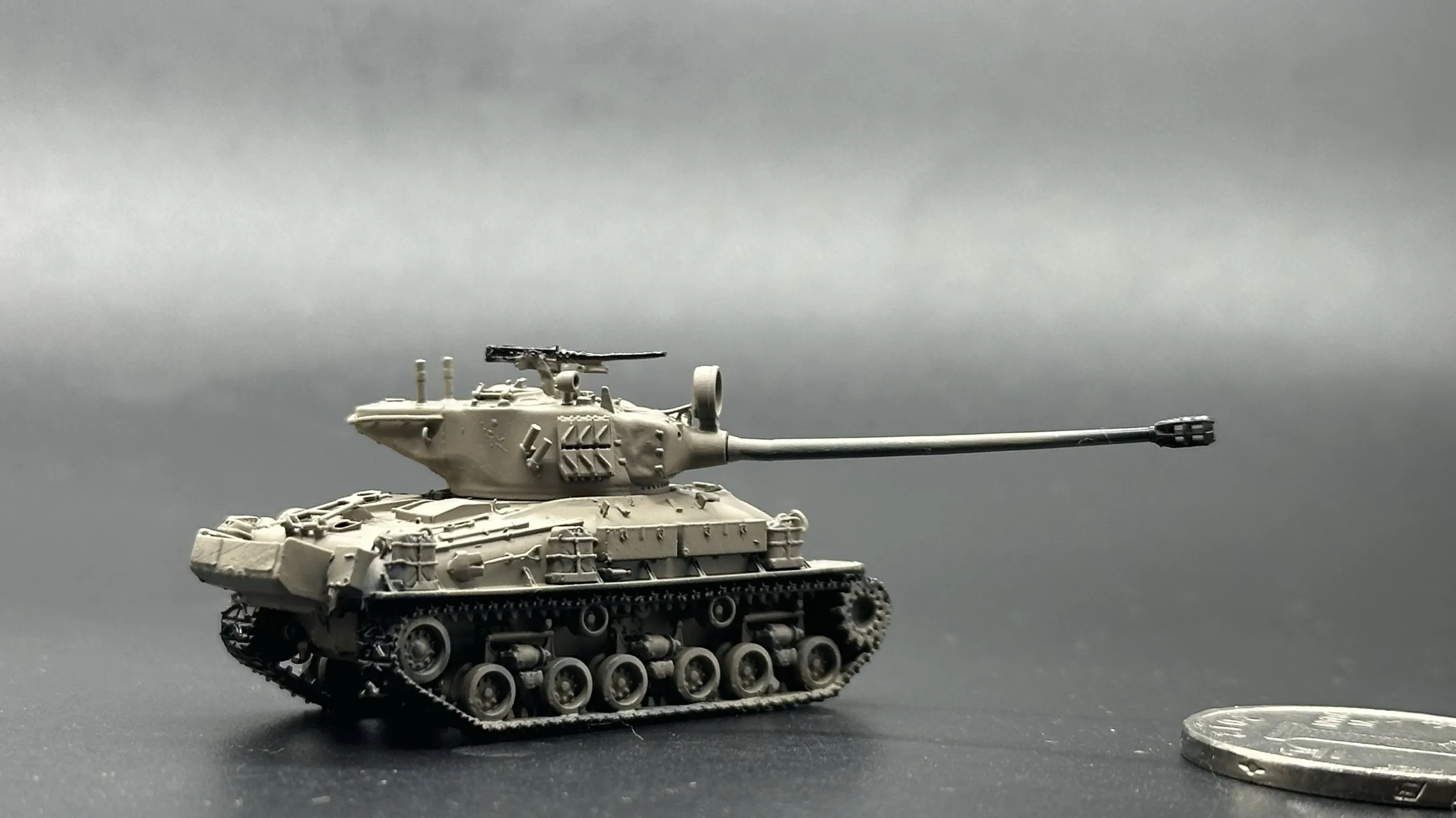 1/144 Scale Super Sherman Medium Tank Painted Finished Model Miniature Armored Battle Tanks for Diorama Scenes Desk Display
