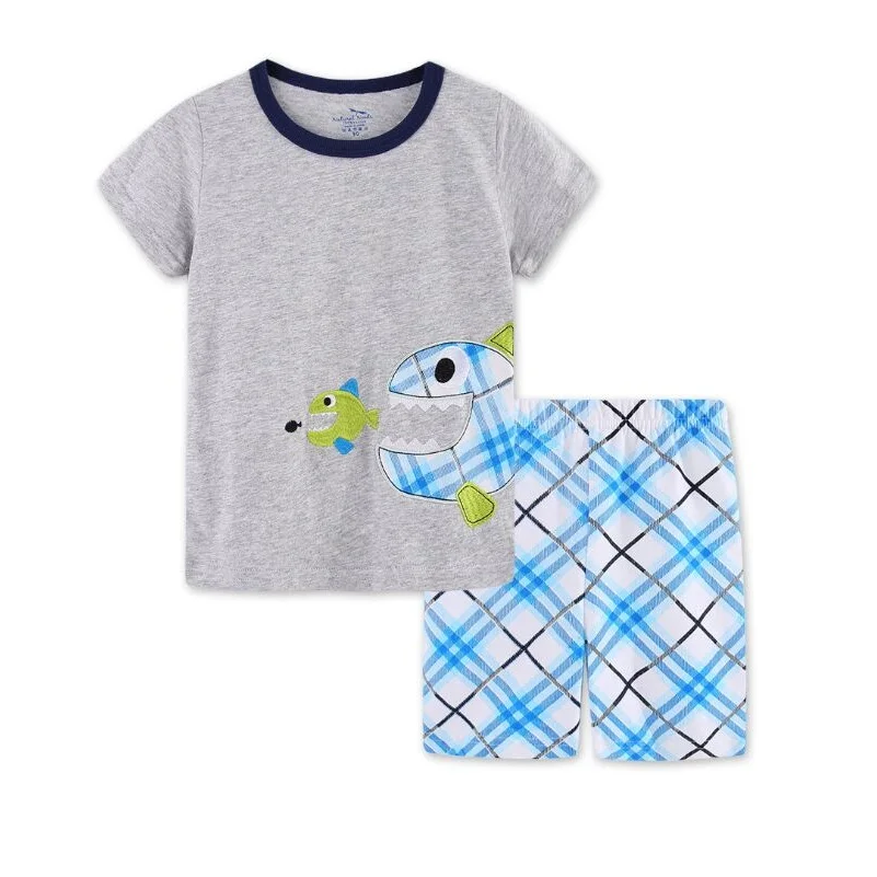 طقم ملابس نوم للأولاد ذو سمكة كبيرة صغيرة PJS: طقم ملابس نوم لطيف مطبوع عليه سلسلة طعام، بيجامة قطنية مريحة مع تي شيرت وبنطلون قصير للأعمار من 2 إلى 7 سنوات #1