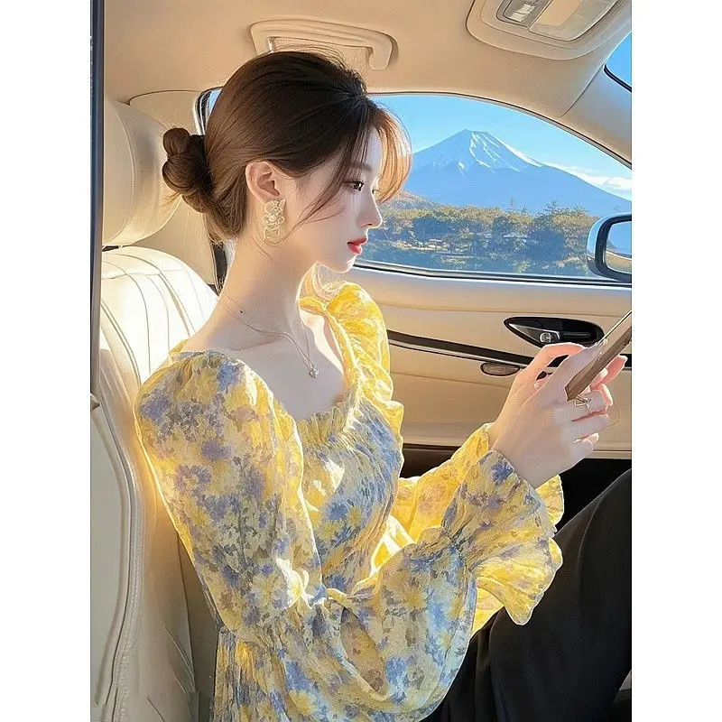 

Темпераментная тонкая короткая блузка с цветочным принтом, весенне-осенняя новая женская одежда, тонкая элегантная рубашка с длинным рукавом и принтом, модные милые топы