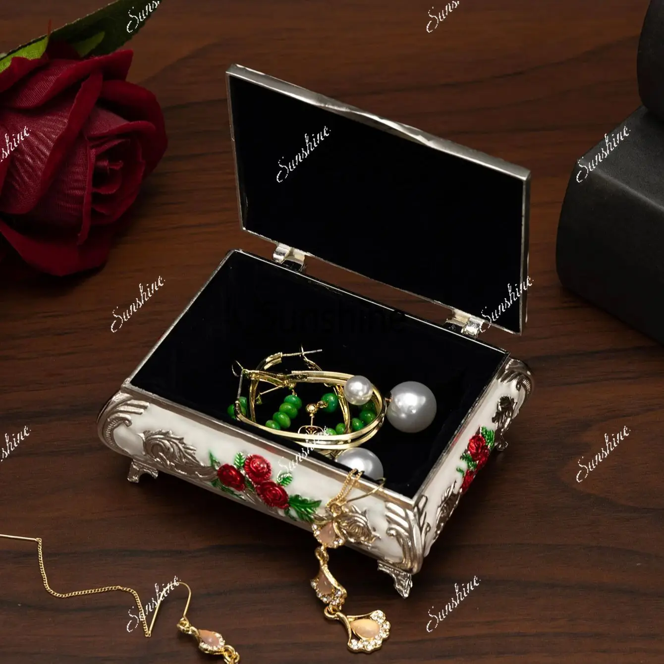 European Rose Romantic Accessible Luxury Creative Jewelry Box Necklace Box High-end Metal Storage Box Valentine's Day Gift
