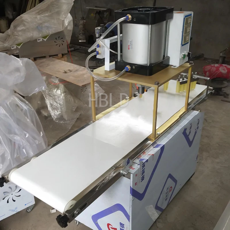 

Pneumatic Pizza Press Machine Fully Automatic Pancake Crust Making Press Kitchen Equipment for Business Use