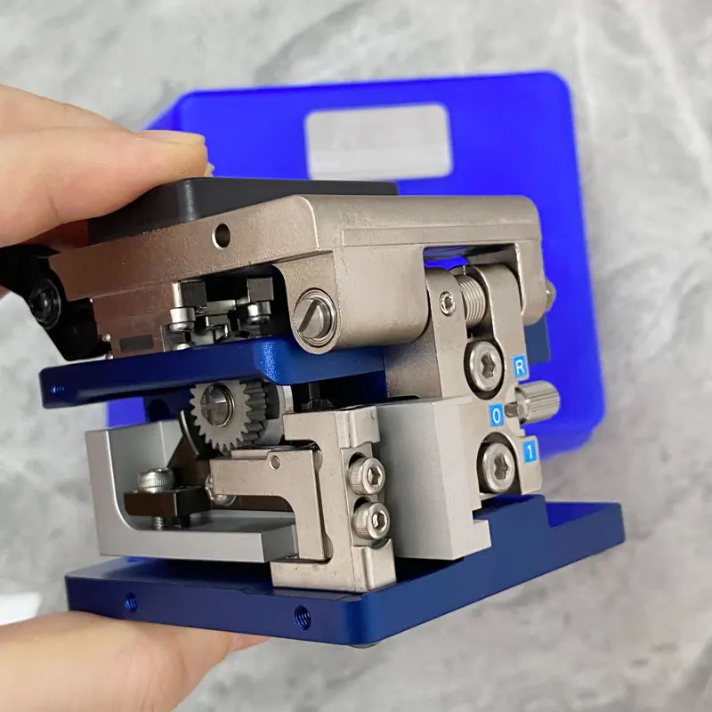 Sumitomo FC-6RS High Precision Fiber Cleaver with Auto-Rotating Blade Suit Single Fiber, Without Scrap Collector Made In Japan