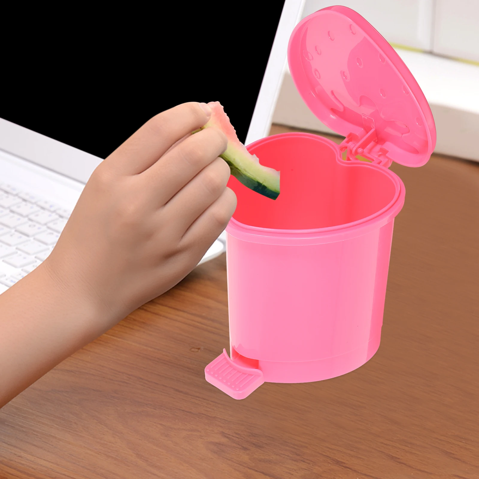 Cute Mini Sealing Garbage Container With Lid Strawberry Pop-Up Trash Bin Mini Dustbin Home Desktop Waste Storage Holder TrashCan