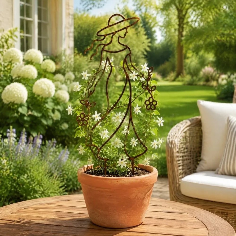 Distressed Iron Character Silhouette Plant Trellis Weather Resistance Hollow Out Metal Figure Vine Climbing Frame