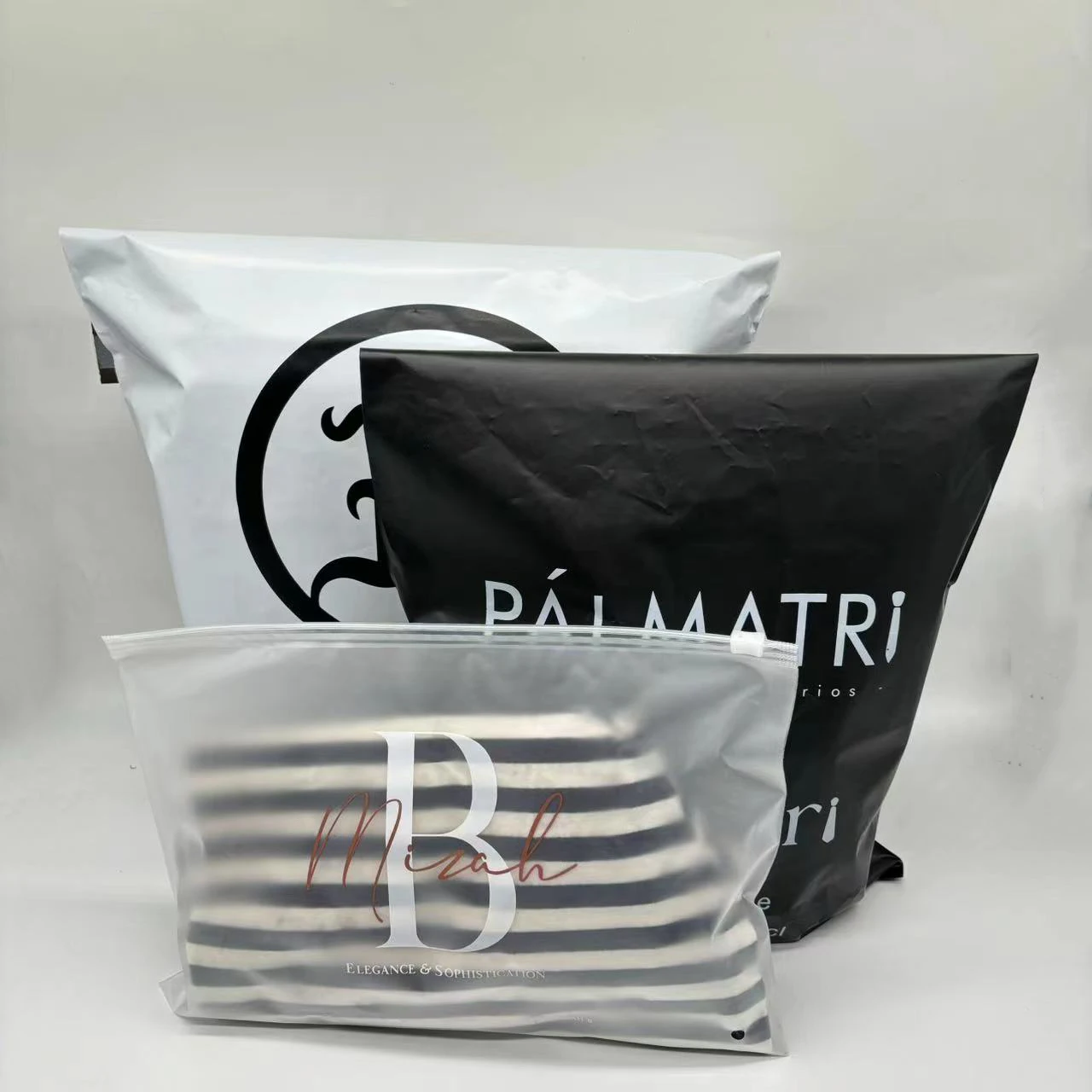 Biodegradable Custom LOGO Printed High Quality Matte White Poly Matte Mailer Black Logistics Packaging Silver Mailing Bag