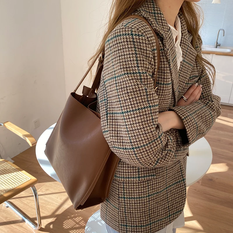 Large Capacity Tote Bags For Women 2022 New PU Retro Chic Commuter Bucket Bag Simple All-Match Shoulder Bags